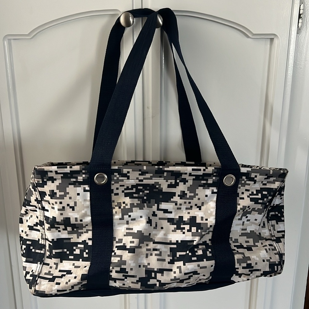 Thirty-One Utility Tote Medium